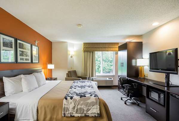  - Sleep Inn & Suites Danville - I-74, Exit 220
