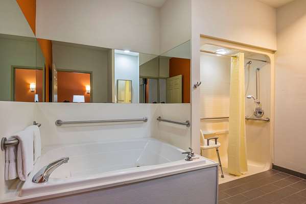  - Sleep Inn & Suites Danville - I-74, Exit 220