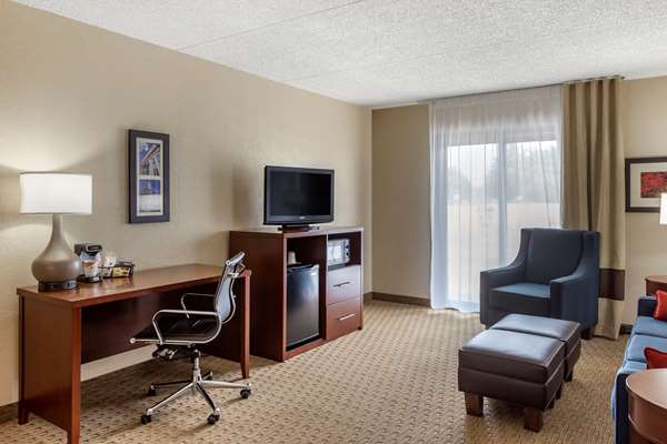  - Comfort Inn & Suites Rochelle