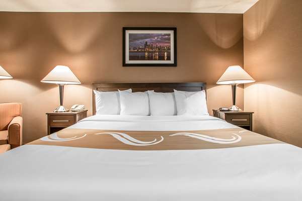  - Quality Inn Elgin - I-90, Exit 54