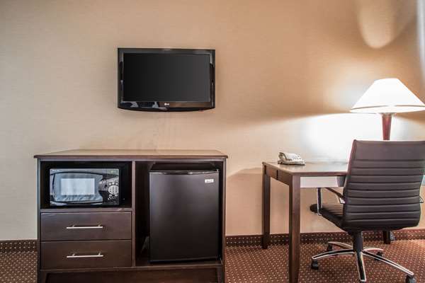  - Quality Inn Elgin - I-90, Exit 54