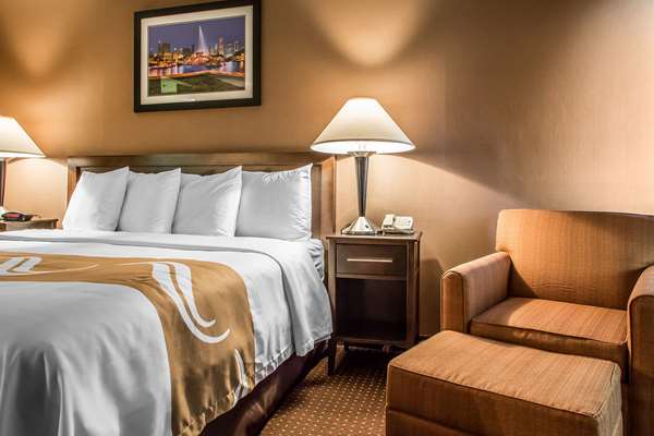 Suite - Quality Inn Elgin - I-90, Exit 54