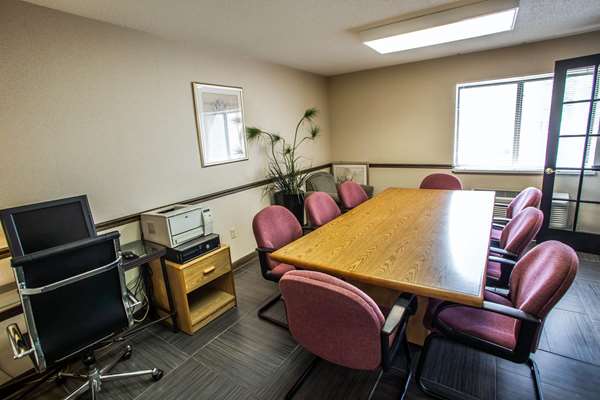  - Quality Inn Elgin - I-90, Exit 54