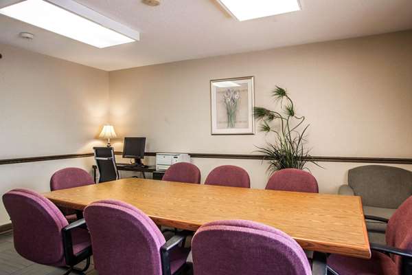  - Quality Inn Elgin - I-90, Exit 54