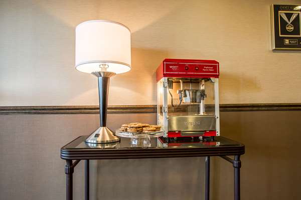  - Quality Inn Elgin - I-90, Exit 54