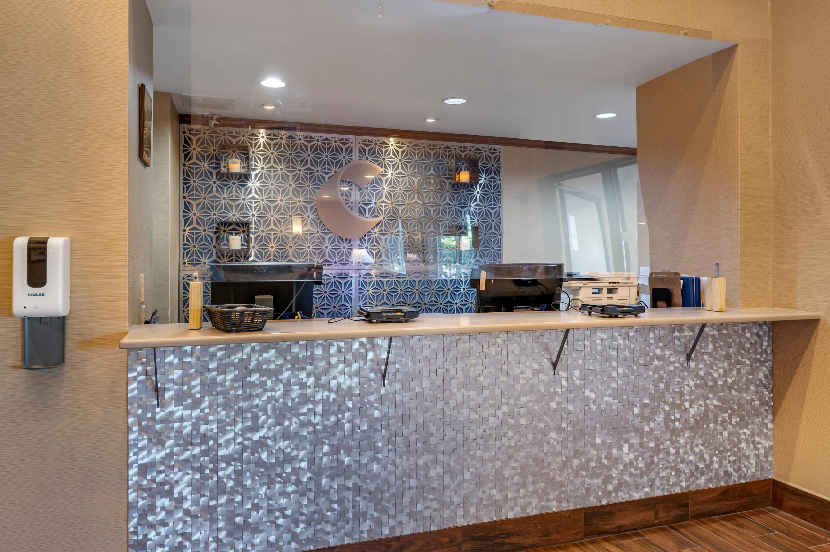 Front desk | Comfort Inn Romeoville - Bolingbrook