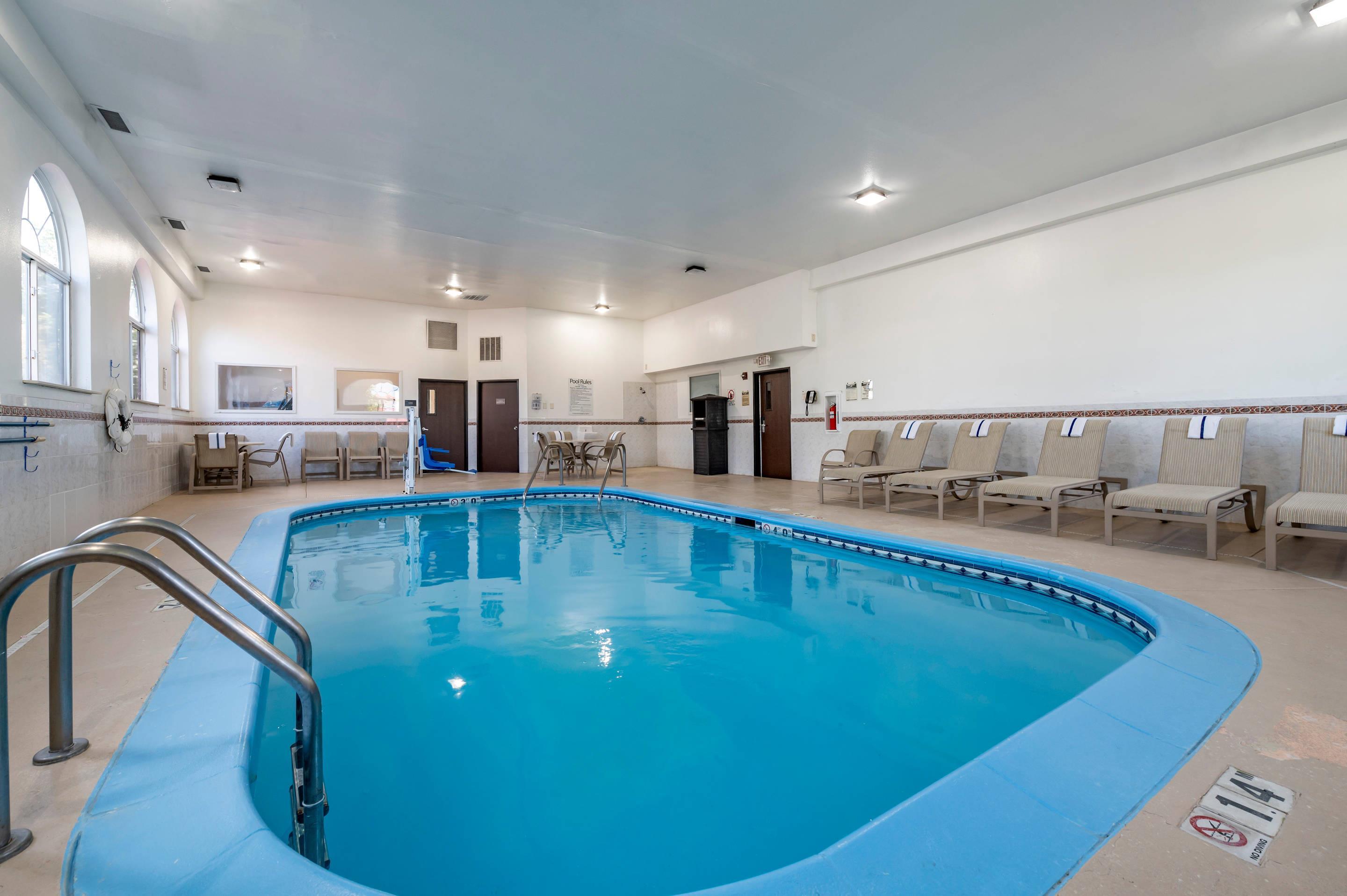 Indoor pool | Comfort Inn Romeoville - Bolingbrook