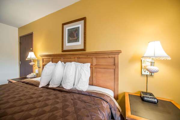  - Econo Lodge Marion - I-57, Exit 54