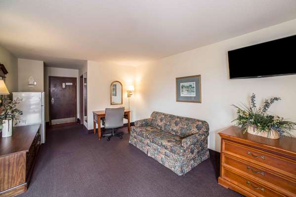 Suite - Econo Lodge Marion - I-57, Exit 54