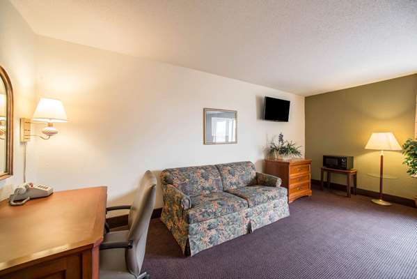 Suite - Econo Lodge Marion - I-57, Exit 54