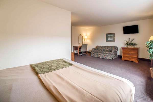Suite - Econo Lodge Marion - I-57, Exit 54