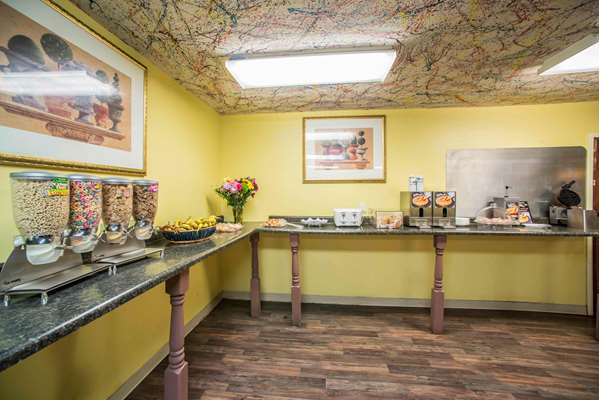 Amenities - Econo Lodge Marion - I-57, Exit 54