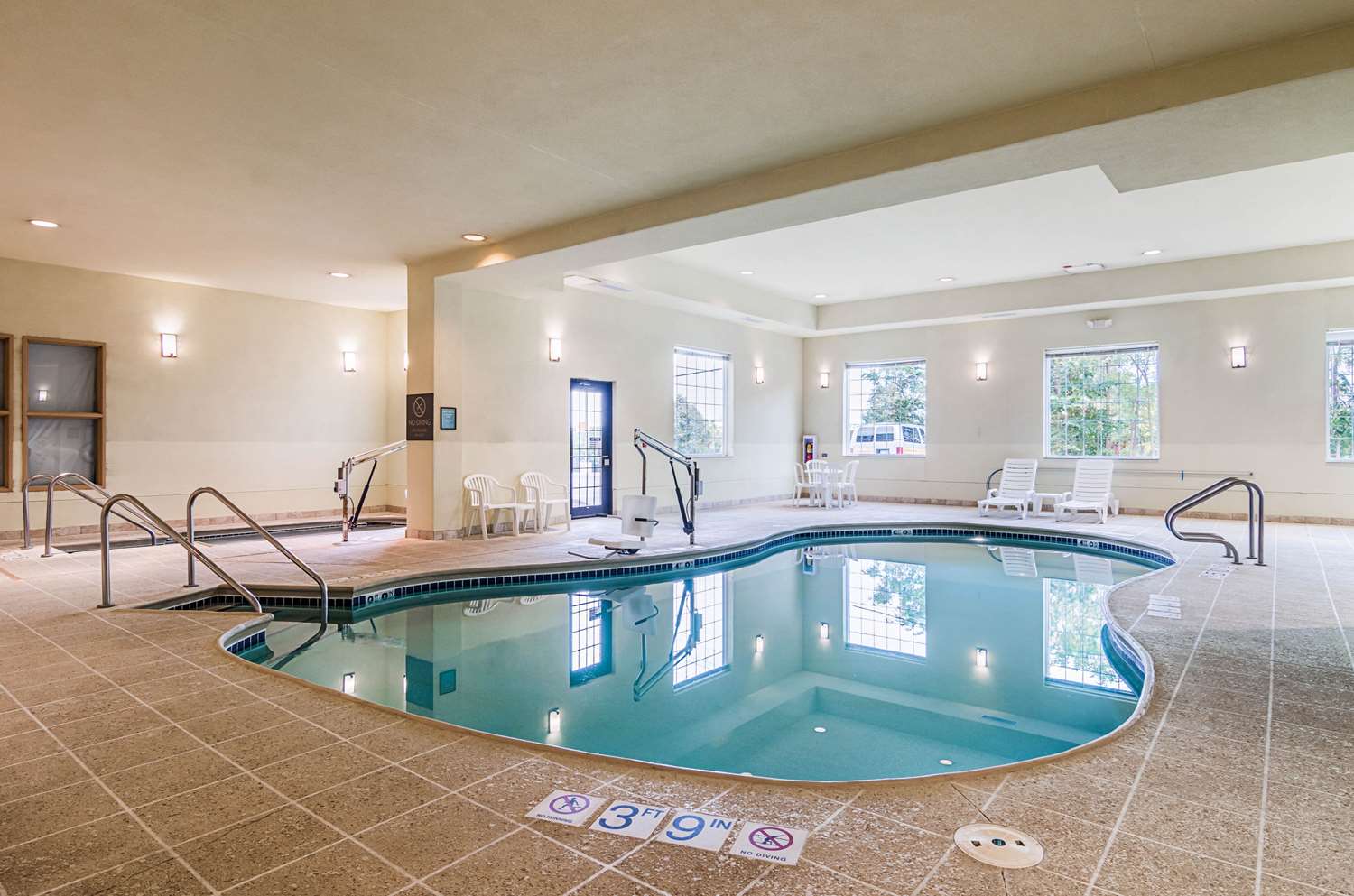 Comfort Suites Grayslake Il See Discounts