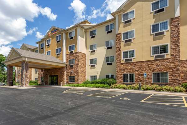 Exterior view - Comfort Suites Grayslake