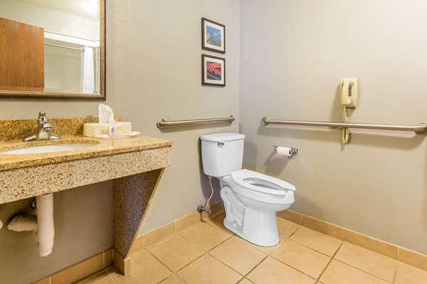  - Comfort Suites Fairview Heights - I-64, Exit 12
