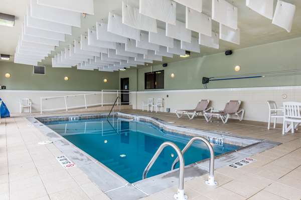 Pool - Comfort Suites Fairview Heights - I-64, Exit 12