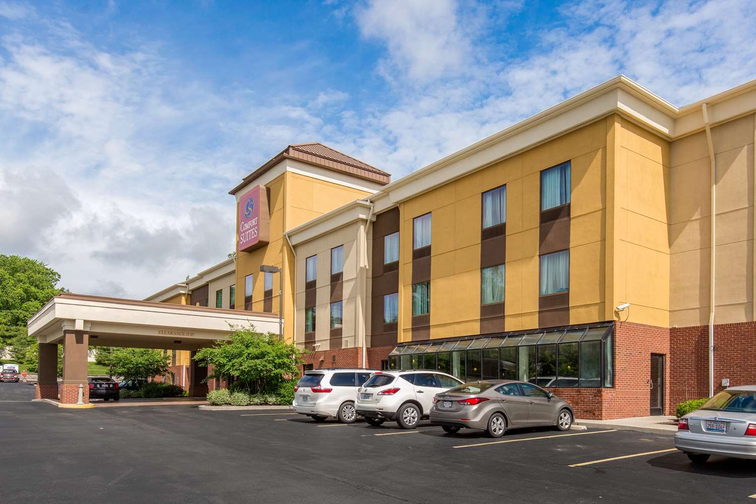 Comfort Suites Fairview Heights, IL See Discounts
