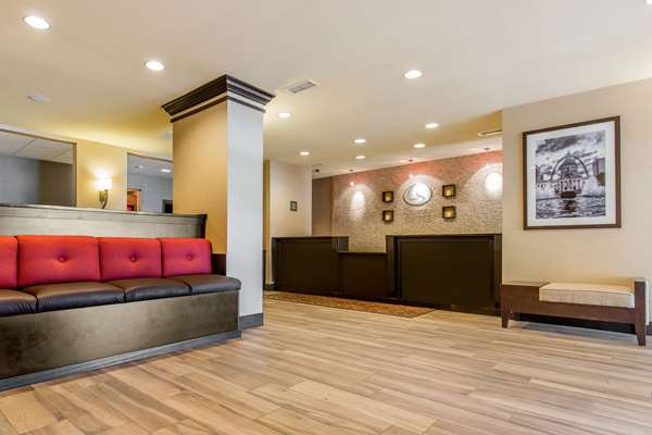  - Comfort Suites Fairview Heights - I-64, Exit 12