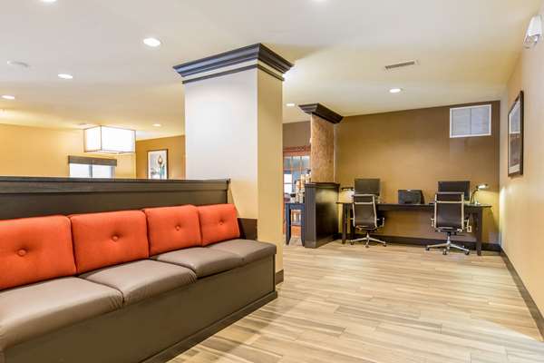  - Comfort Suites Fairview Heights - I-64, Exit 12