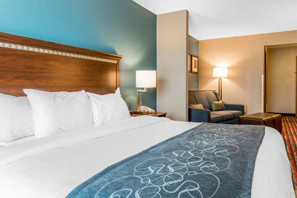  - Comfort Suites Fairview Heights - I-64, Exit 12