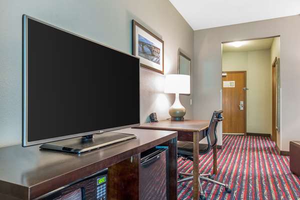  - Comfort Suites Fairview Heights - I-64, Exit 12