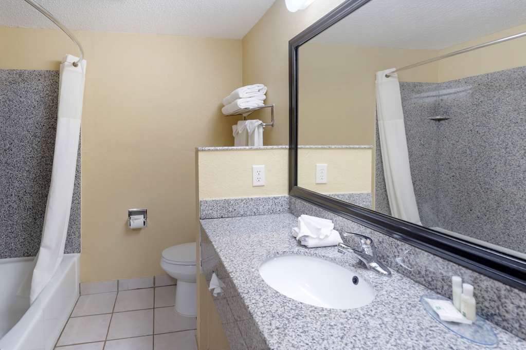 QUALITY INN AND SUITES-guestroom-Guest Room,Bathroom,On-Site.jpg