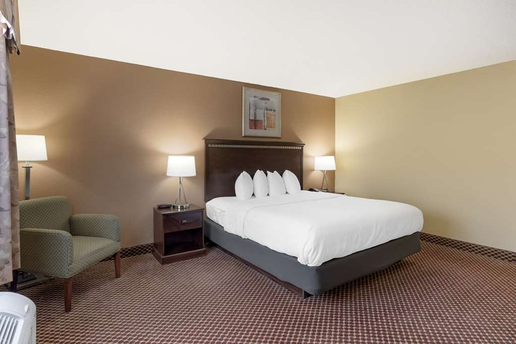 QUALITY INN AND SUITES-guestroom-Guest Room,Suite,On-Site.jpg