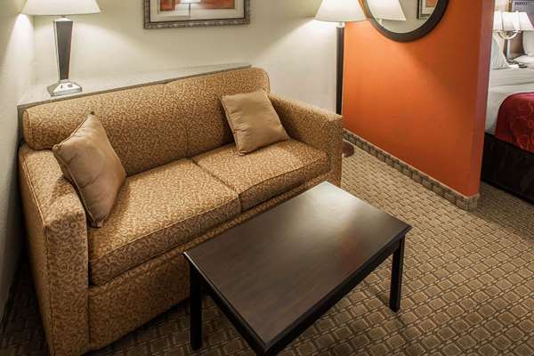 Suite - Comfort Suites Bloomington - I-55 & I-74, Exit 160