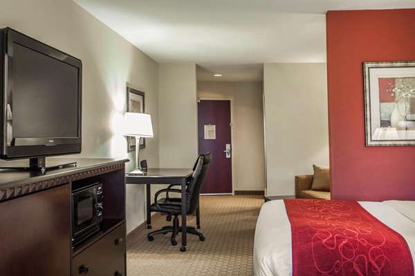 Suite - Comfort Suites Bloomington - I-55 & I-74, Exit 160