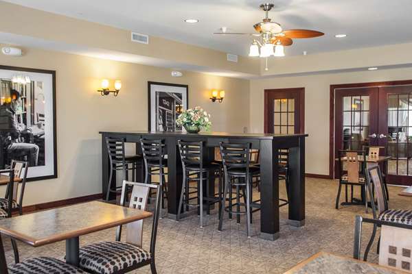 Amenities - Comfort Suites Bloomington - I-55 & I-74, Exit 160