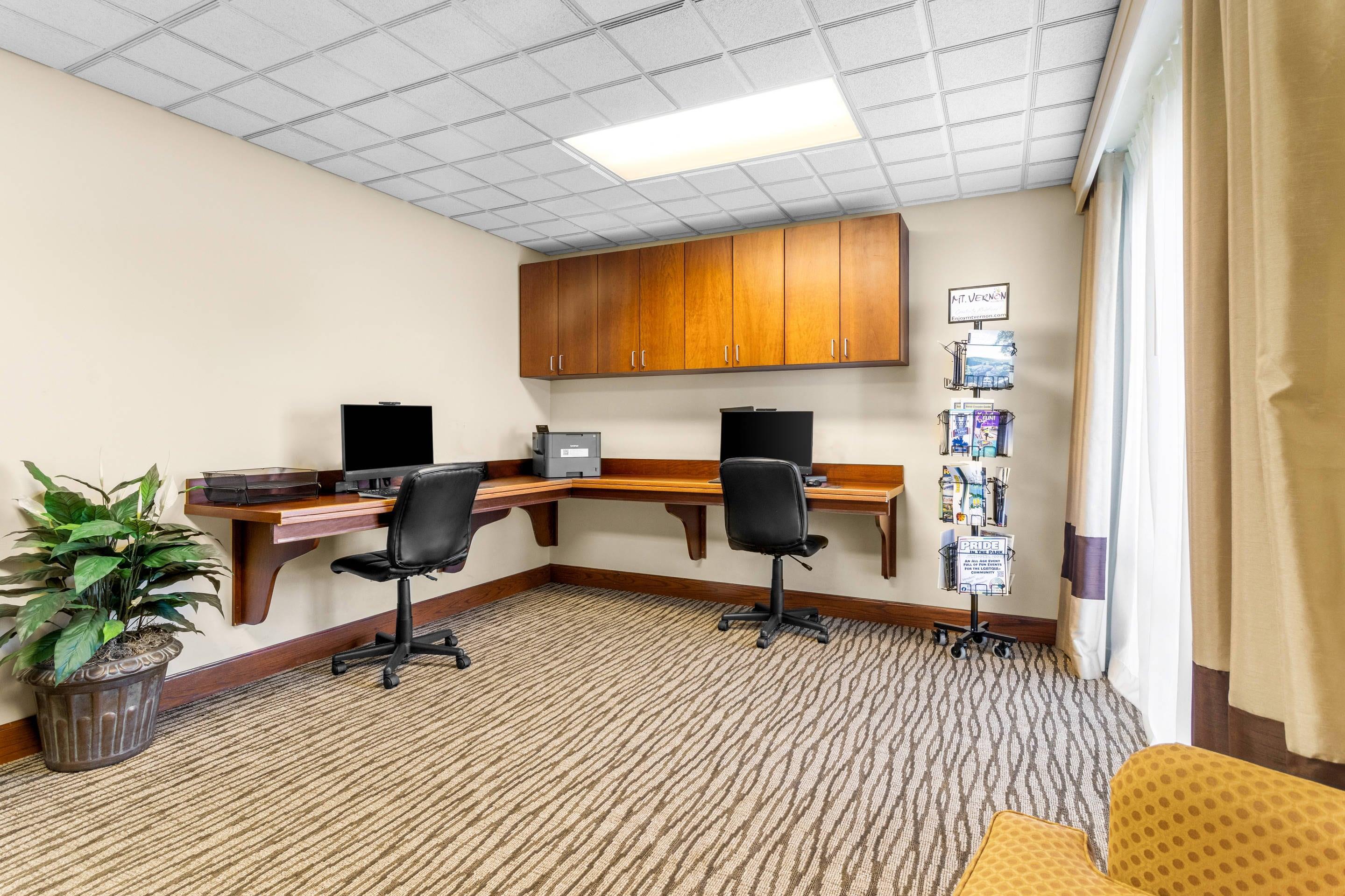 Computer in the lobby | Comfort Suites Mount Vernon
