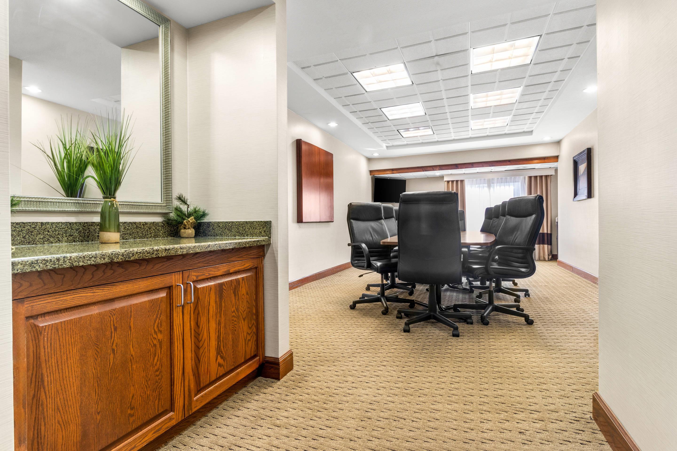 Conference Room | Comfort Suites Mount Vernon