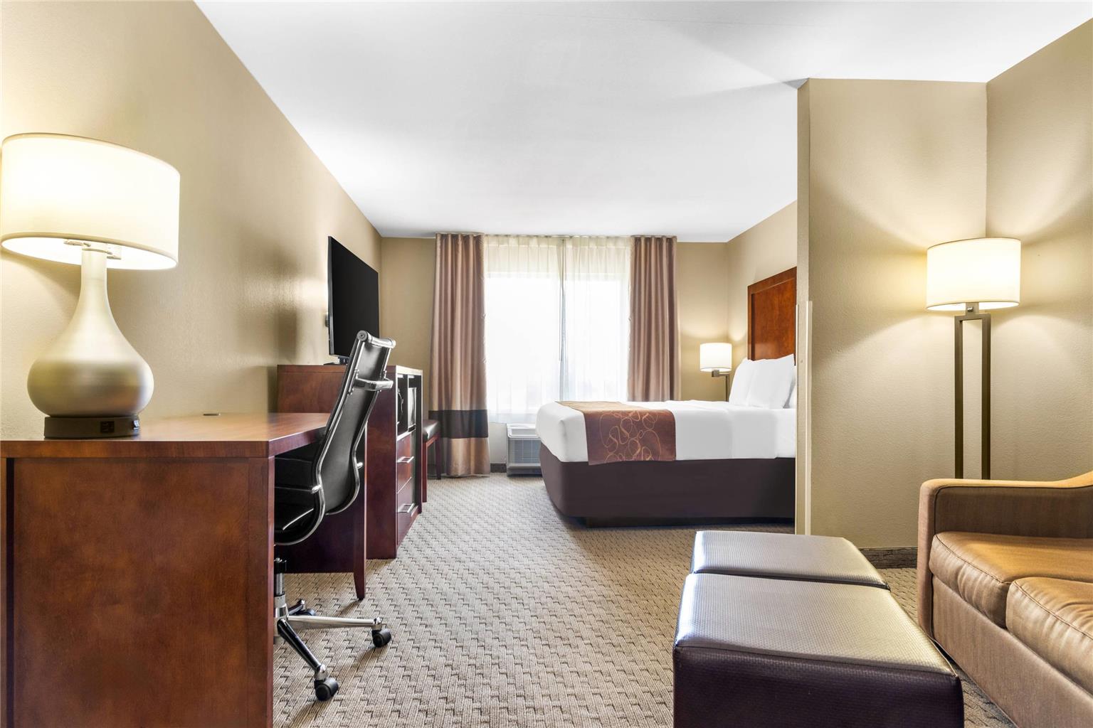 COMFORT SUITES-guestroom-Guest Room,On-Site.jpg