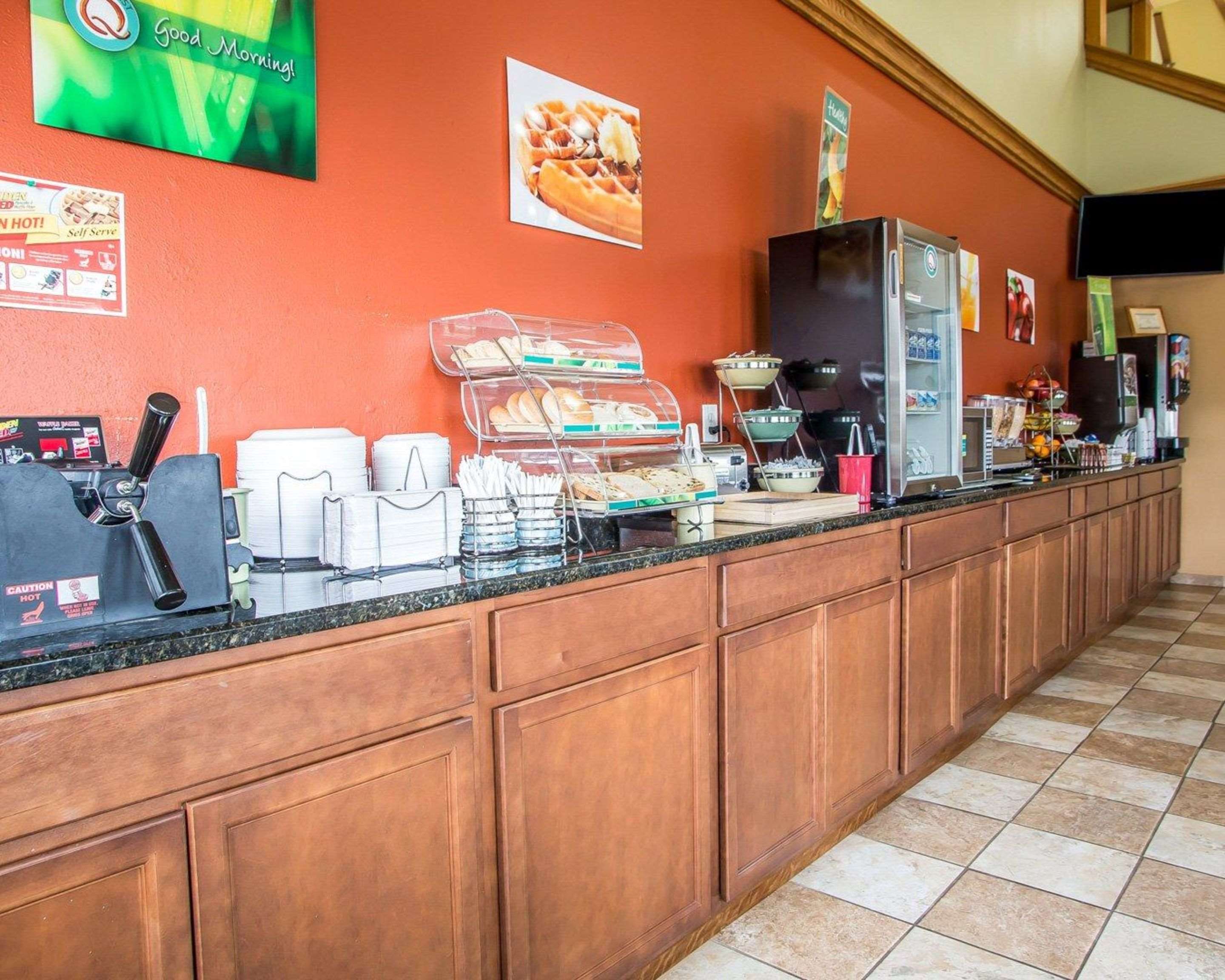 Breakfast counter