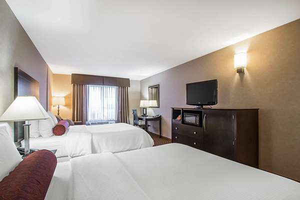 Suite - Clarion Inn Elmhurst