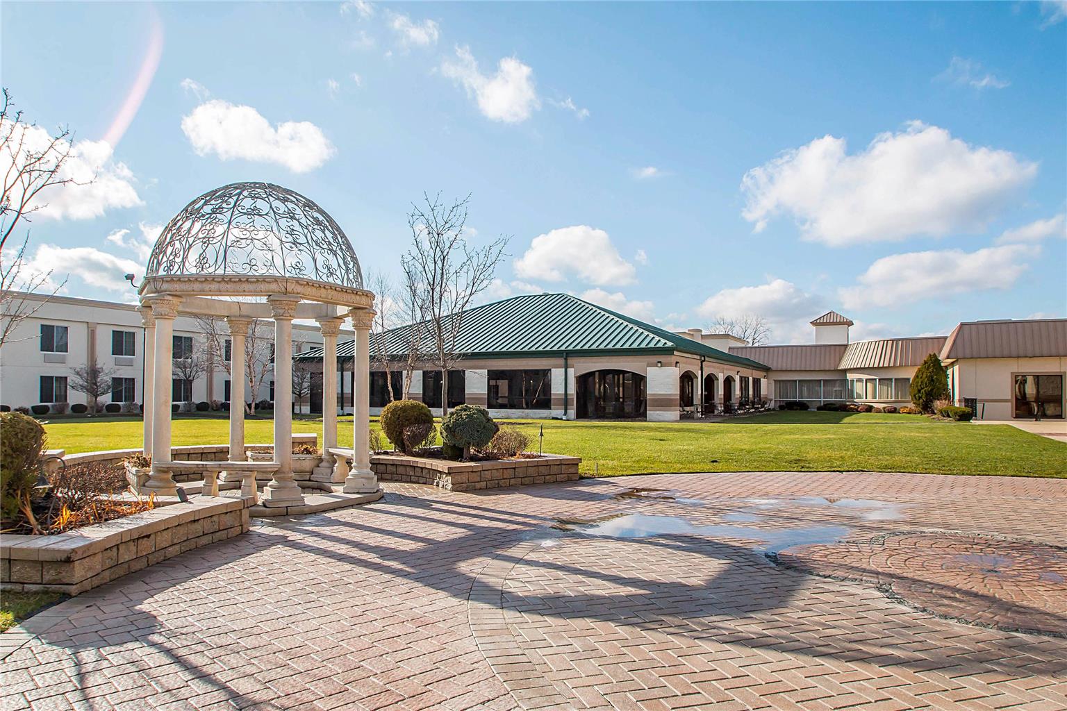 Clarion Inn Elmhurst - Oakrbook