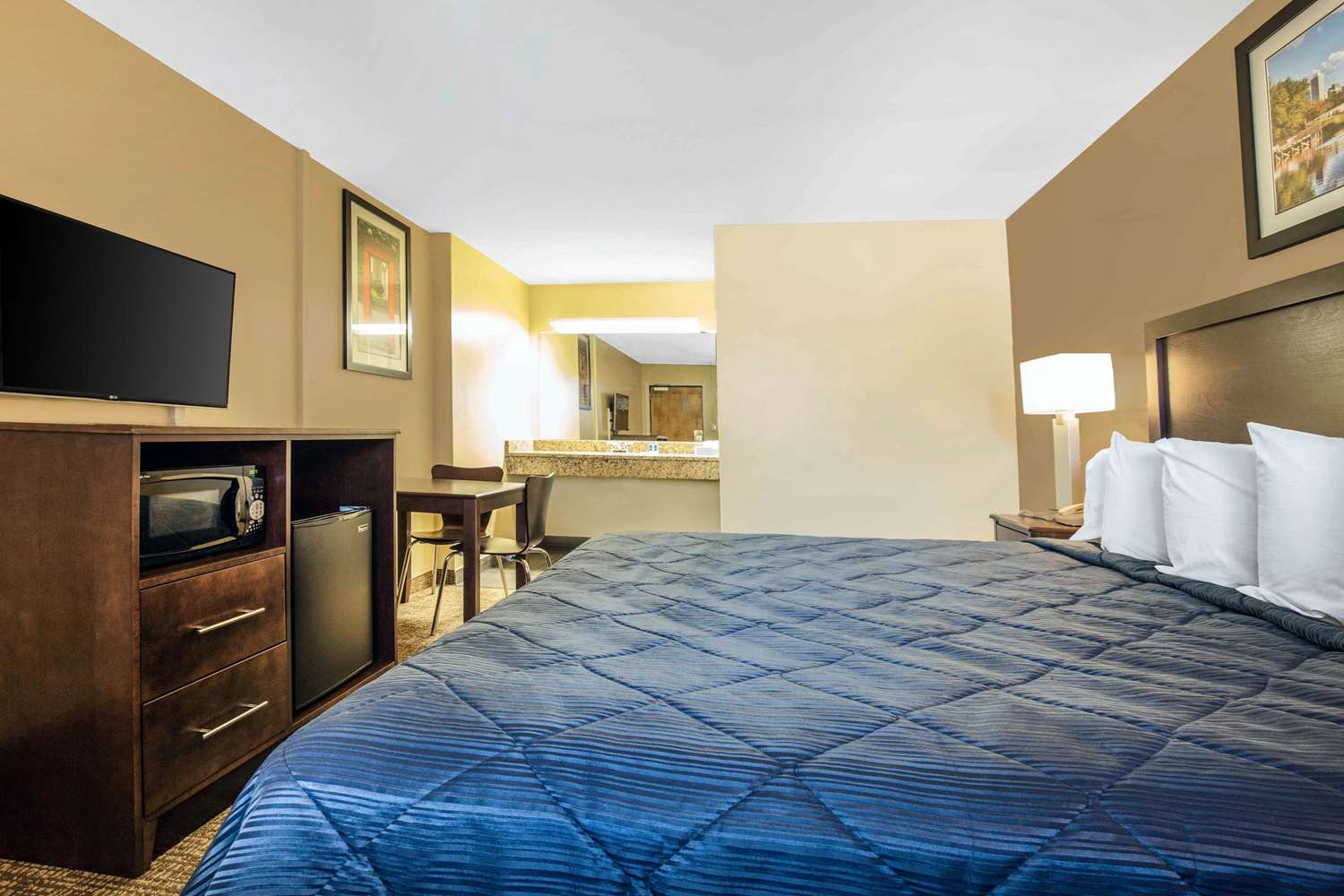 Rodeway Inn Lyons, IL See Discounts