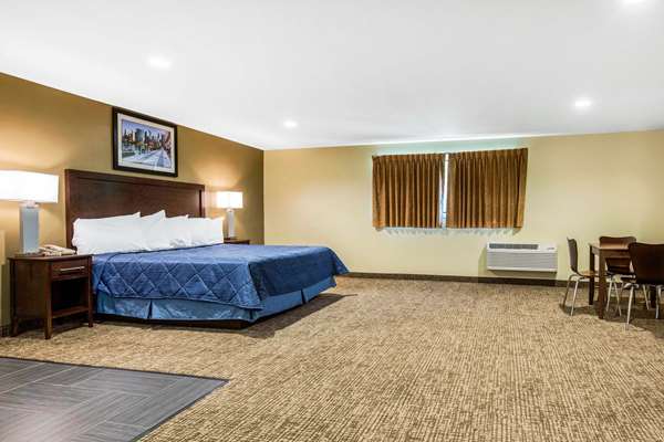 Suite - Rodeway Inn Lyons