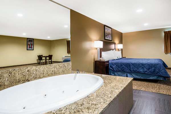 Suite - Rodeway Inn Lyons