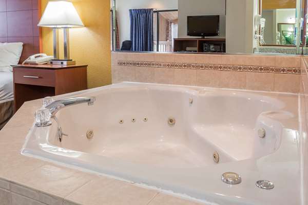  - Quality Inn Sycamore