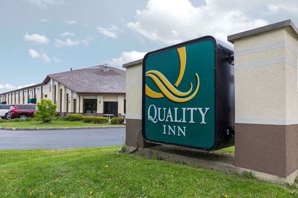 Exterior view - Quality Inn Sycamore