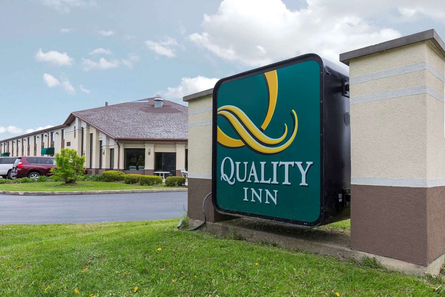Quality Inn Sycamore, IL See Discounts