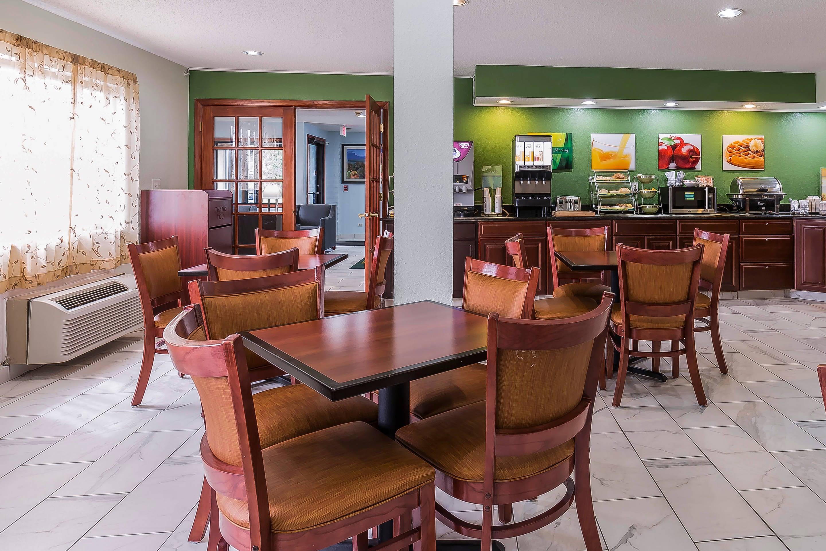 Breakfast area