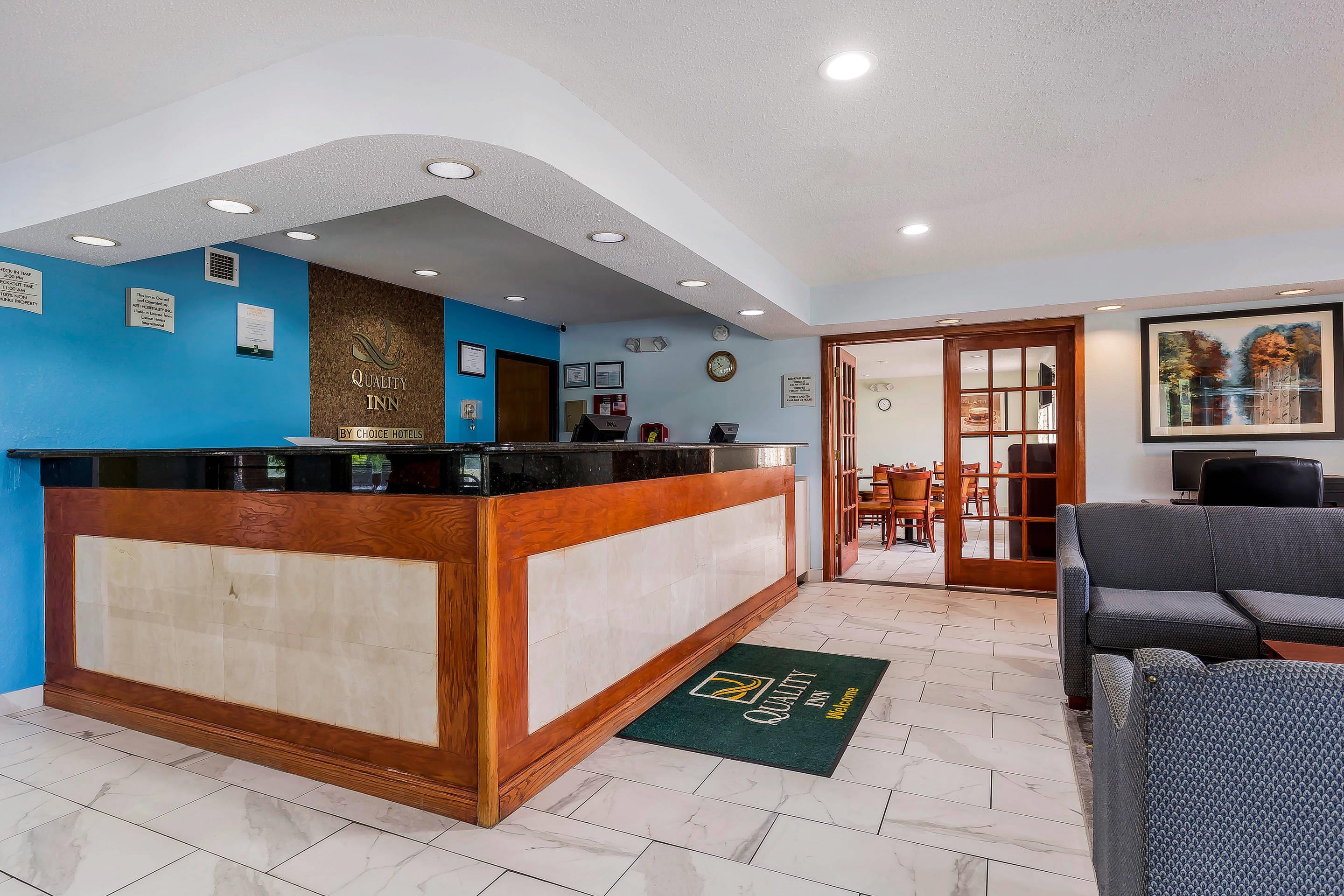 Lobby with sitting area