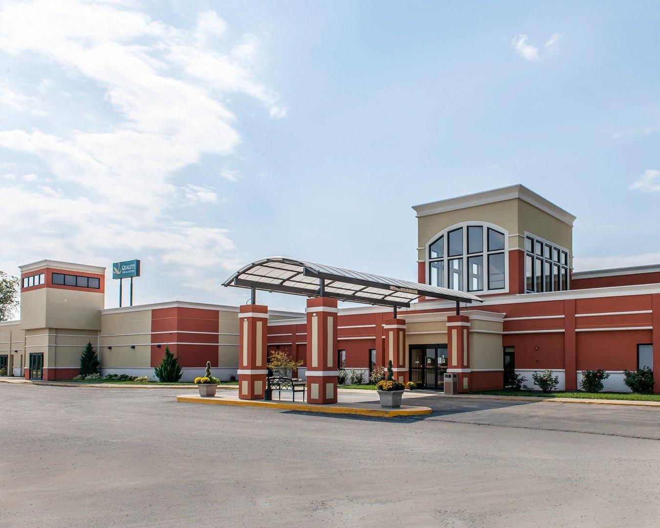 Hotel exterior | Quality Inn & Suites - Mattoon