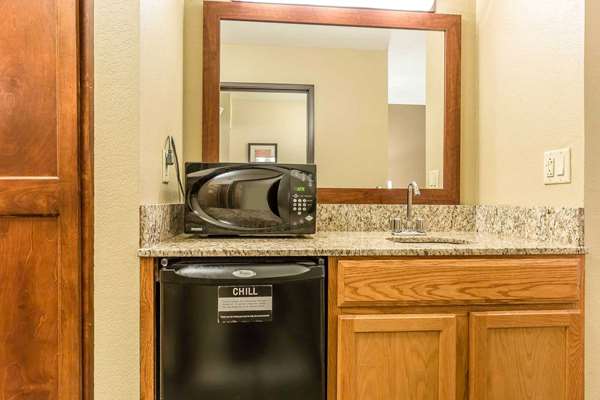 Suite - Comfort Inn East Moline