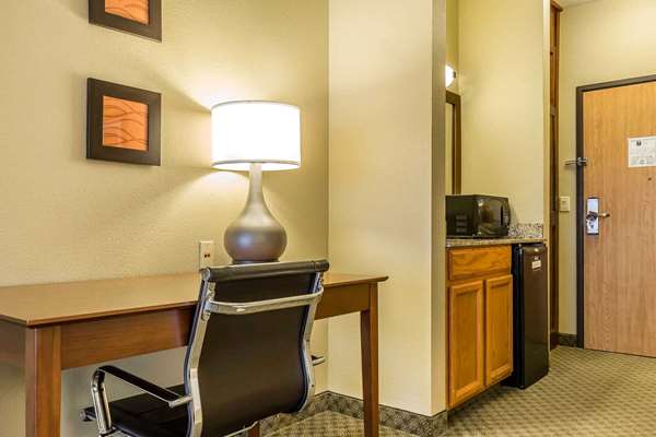 Suite - Comfort Inn East Moline