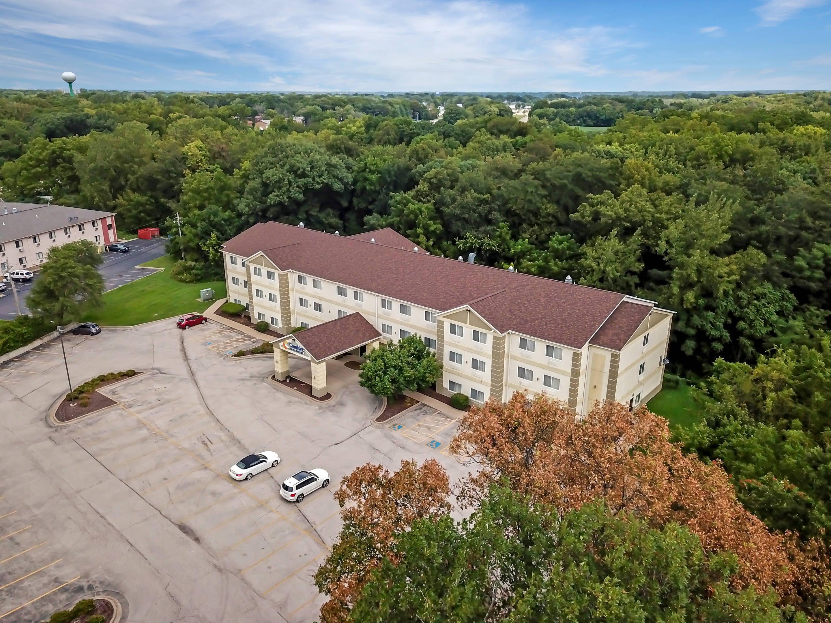 Aerial View of Exterior | Comfort Inn & Suites East Moline near I-80