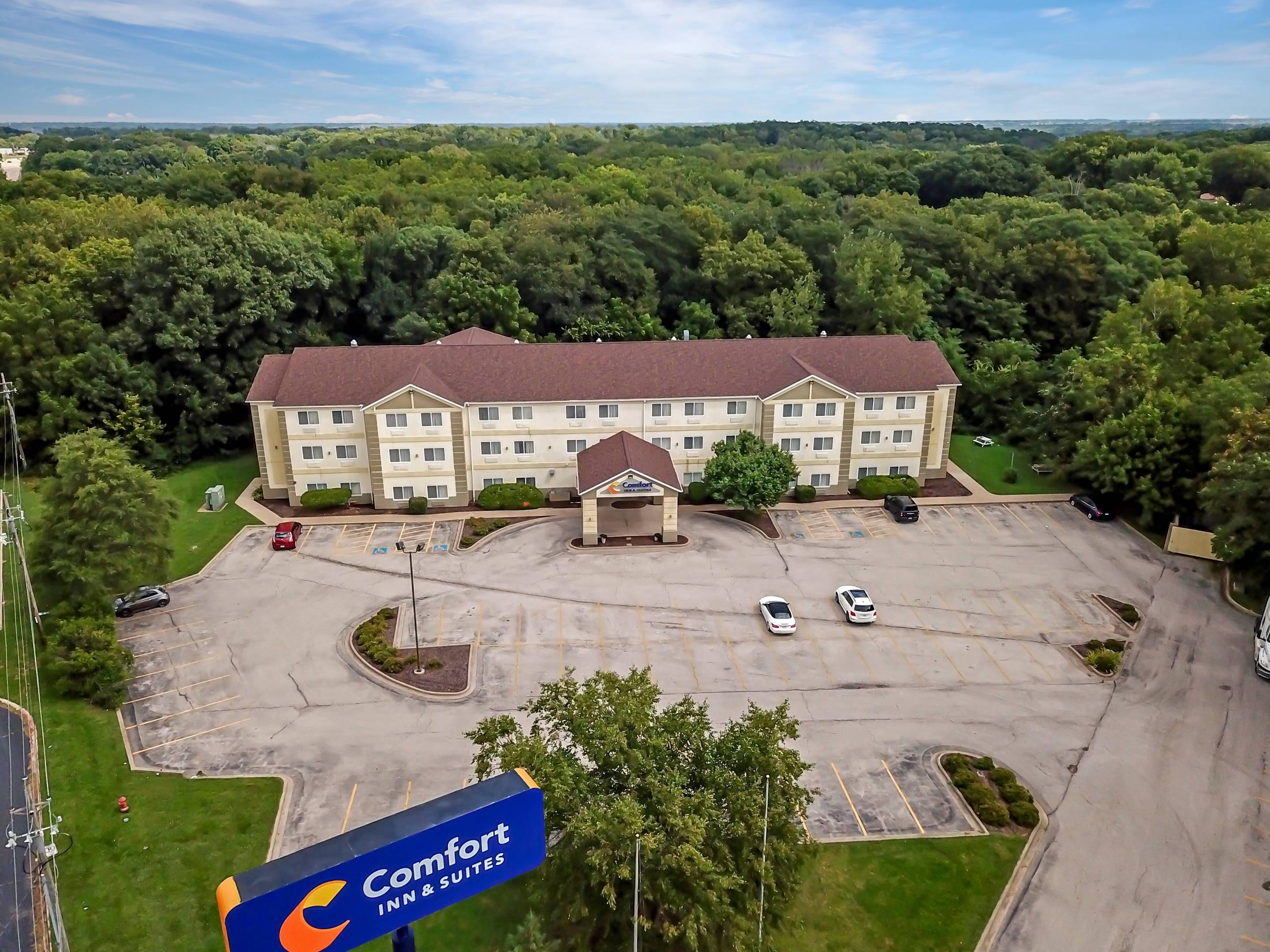 Aerial View of Exterior | Comfort Inn & Suites East Moline near I-80
