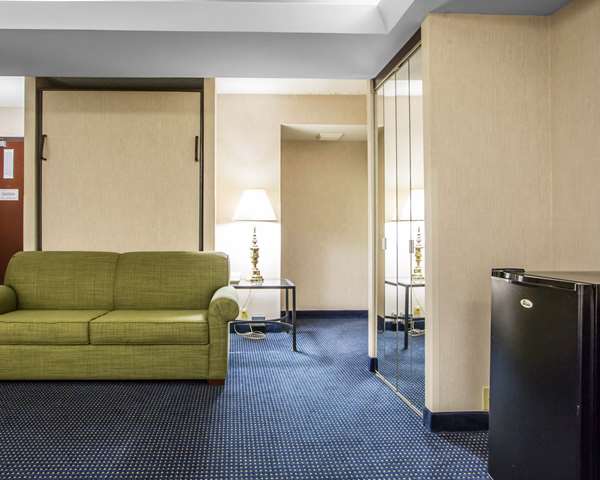 Suite - Quality Inn Schaumburg
